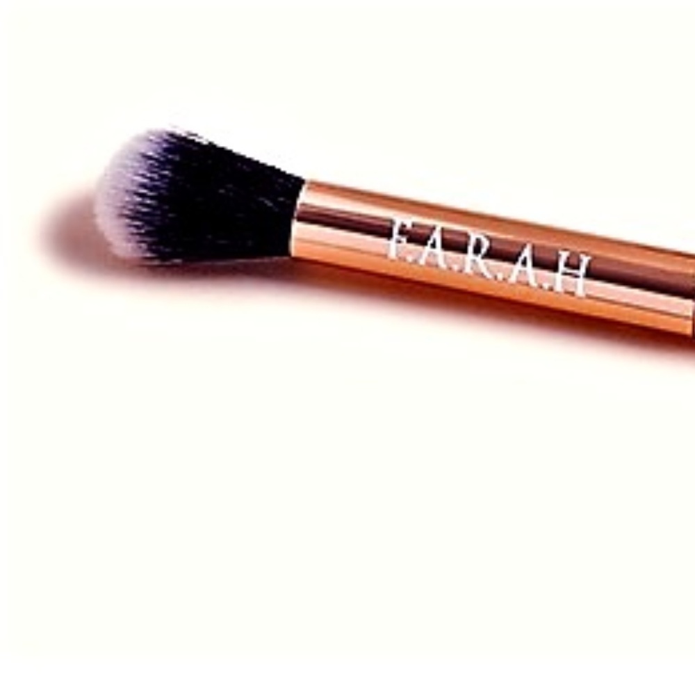 F.A.R.A.H. Tapered Blending Brush 35E